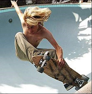 Skating an empty swimming pool